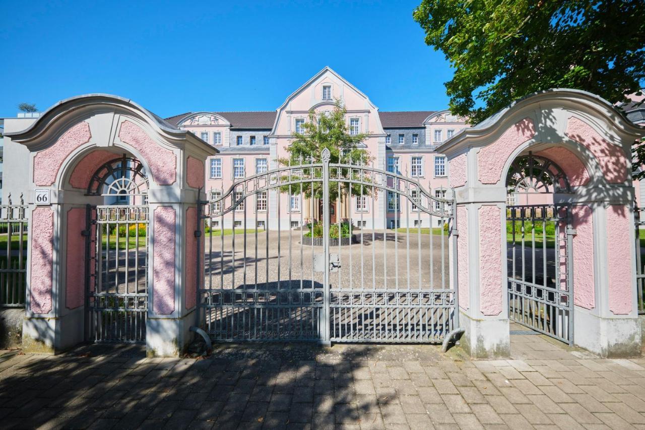 Historisches Deluxe Apartment Im Marianum Нойс Экстерьер фото
