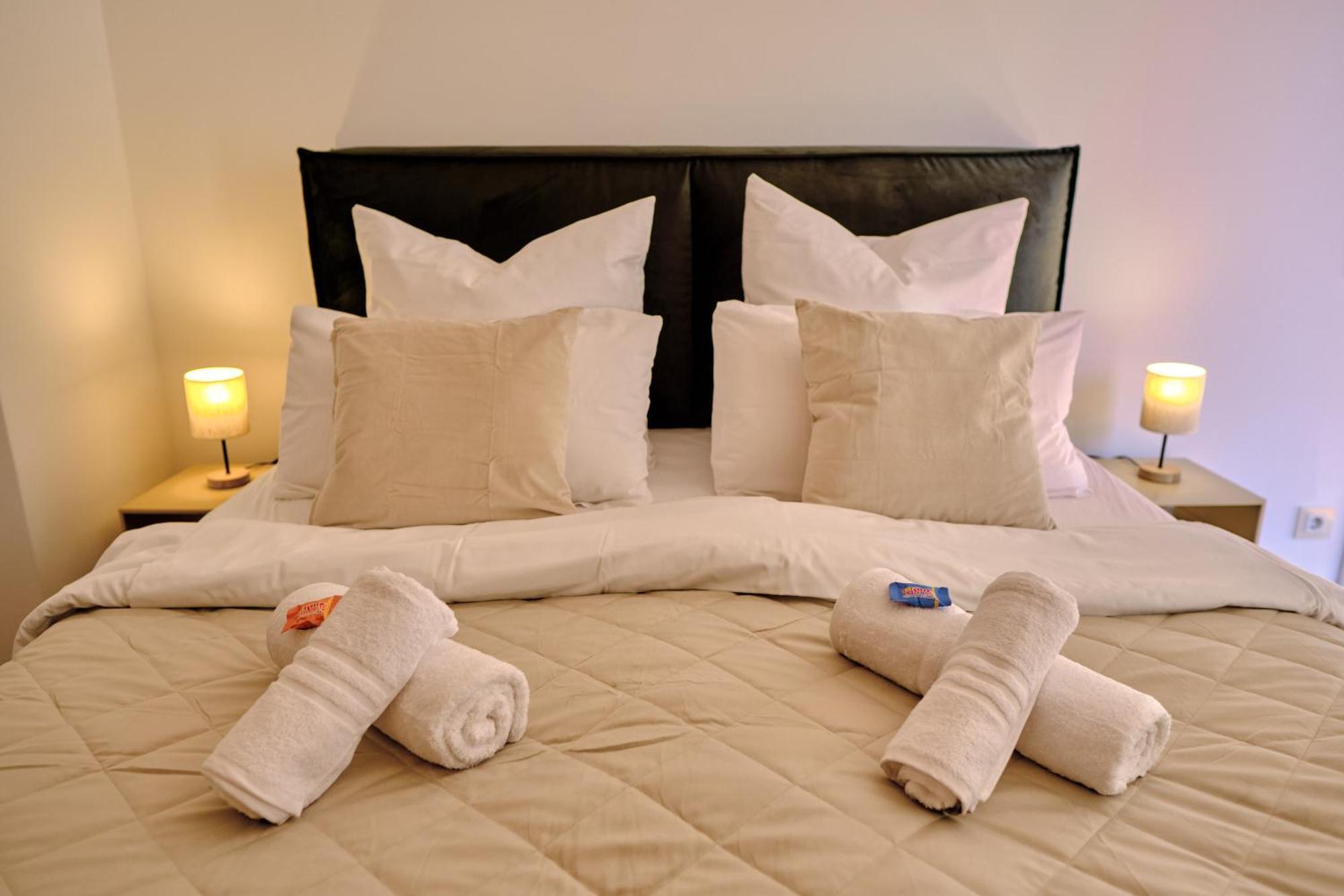 Historisches Deluxe Apartment Im Marianum Нойс Номер фото